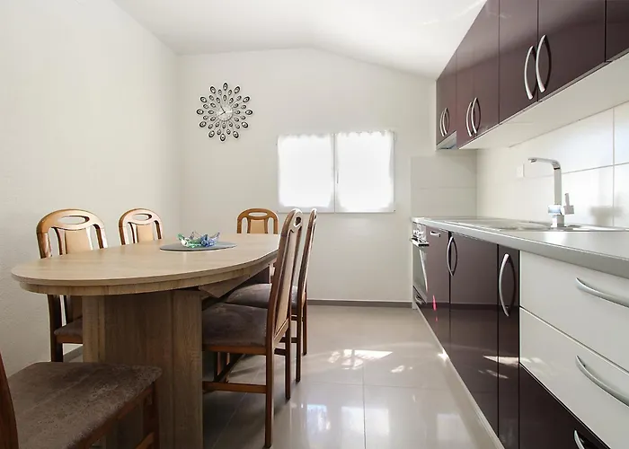 With Parking Space - 20794 Пула