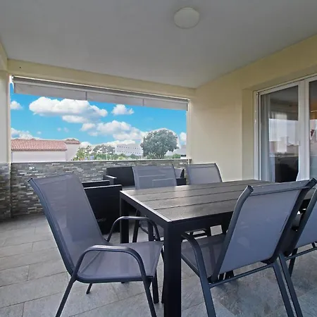 With Parking Space - 20794 Pula