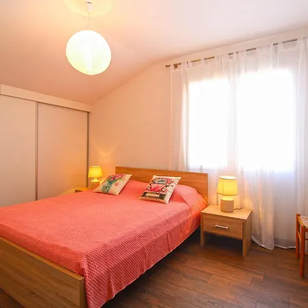 Apartament With Parking Space - 20794 Pula