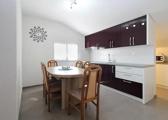 With Parking Space - 20794 Pula