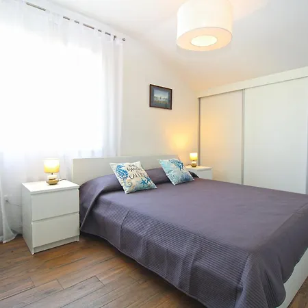 With Parking Space - 20794 Apartment *